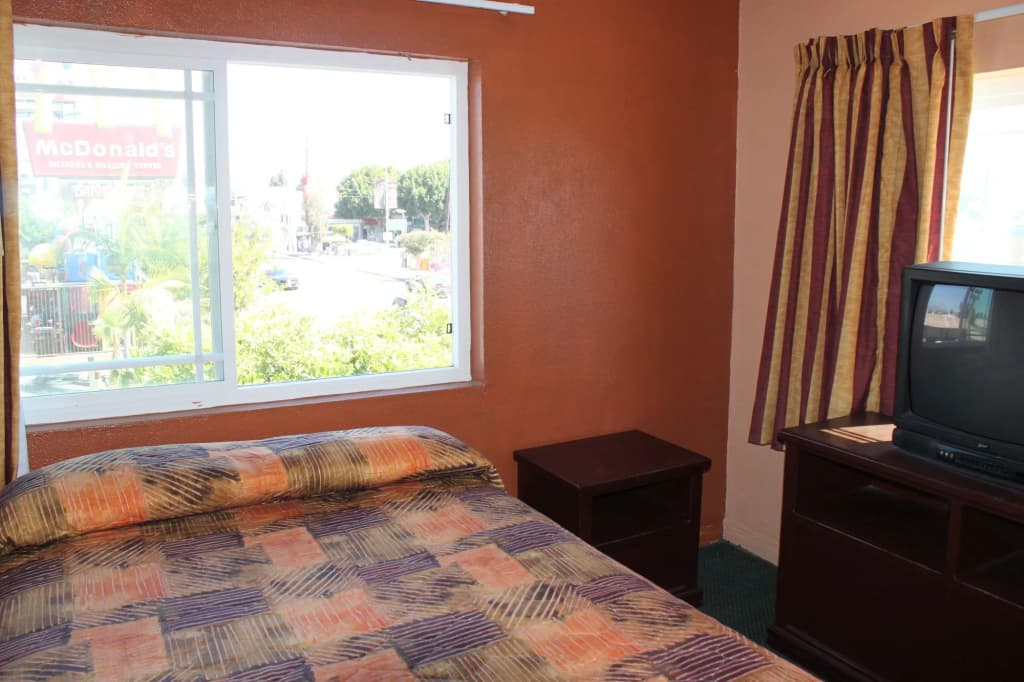 Antonio Hotel  Downtown Los Angeles near Hollywood - photo 6