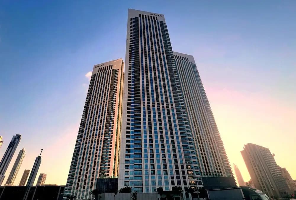 Classy Downtown 2BR w City View Balcony - photo 1