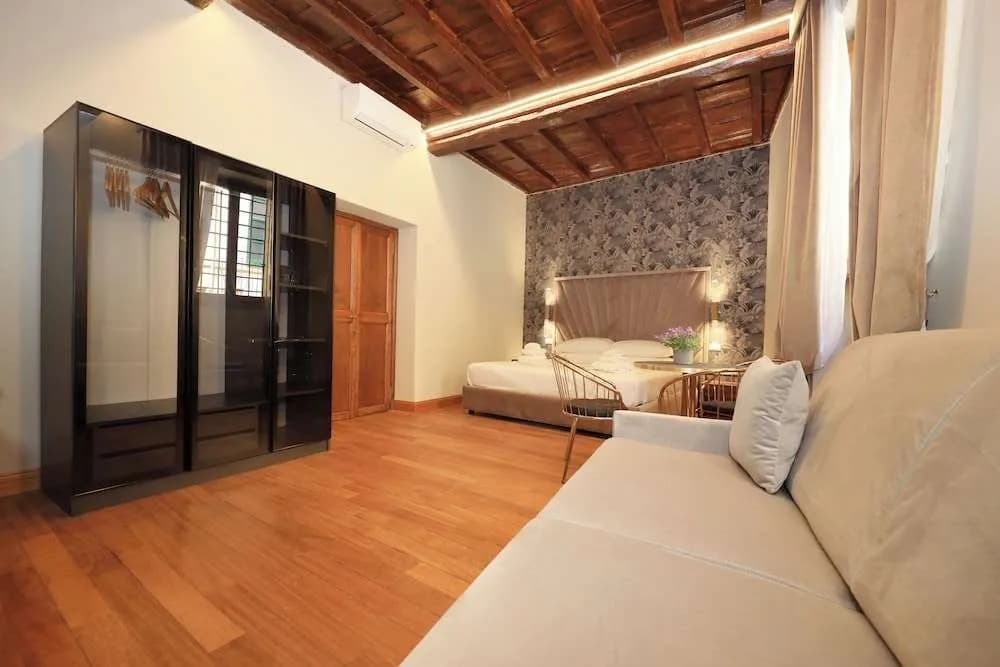 Golden Pantheon Rooms - photo 16