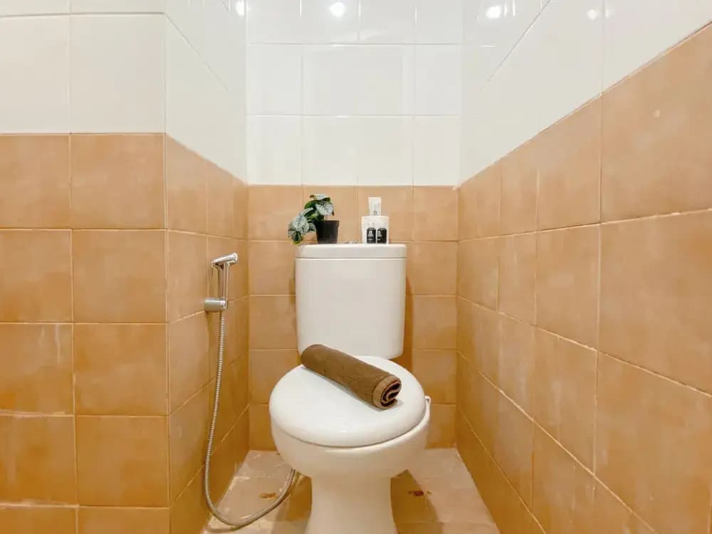 Compact 2Br Apartment Direct Access To Mall At Green Pramuka City - photo 7