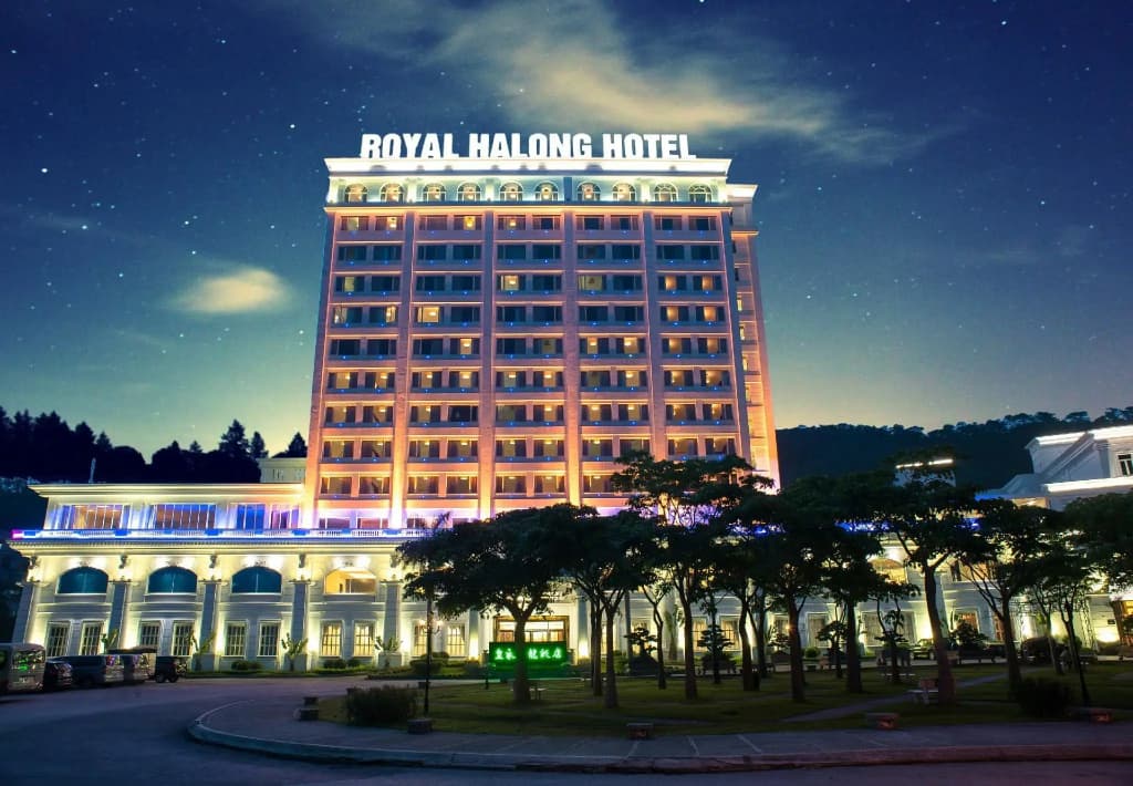 Royal Halong Hotel - photo 1