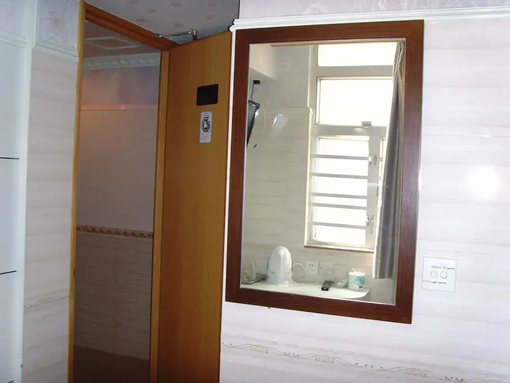 Yue Ka Guest House - 52-54 Argyle Street - photo 8