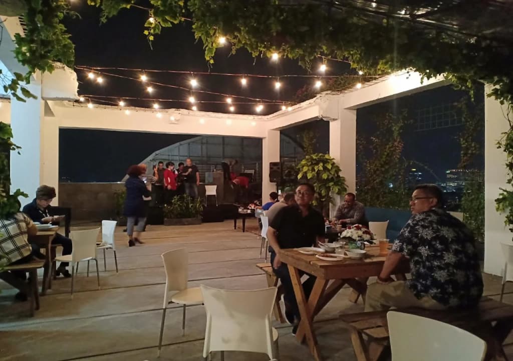 Azana Suite Hotel Antasari - photo 21