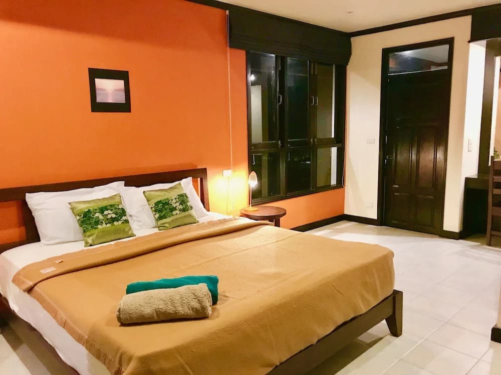 3 Bedroom Villa Beach Front Resort TG21 - photo 3