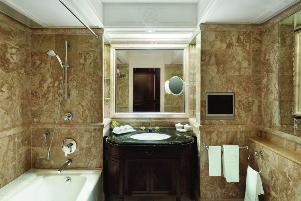 Island Shangri-La, Hong Kong - photo 11