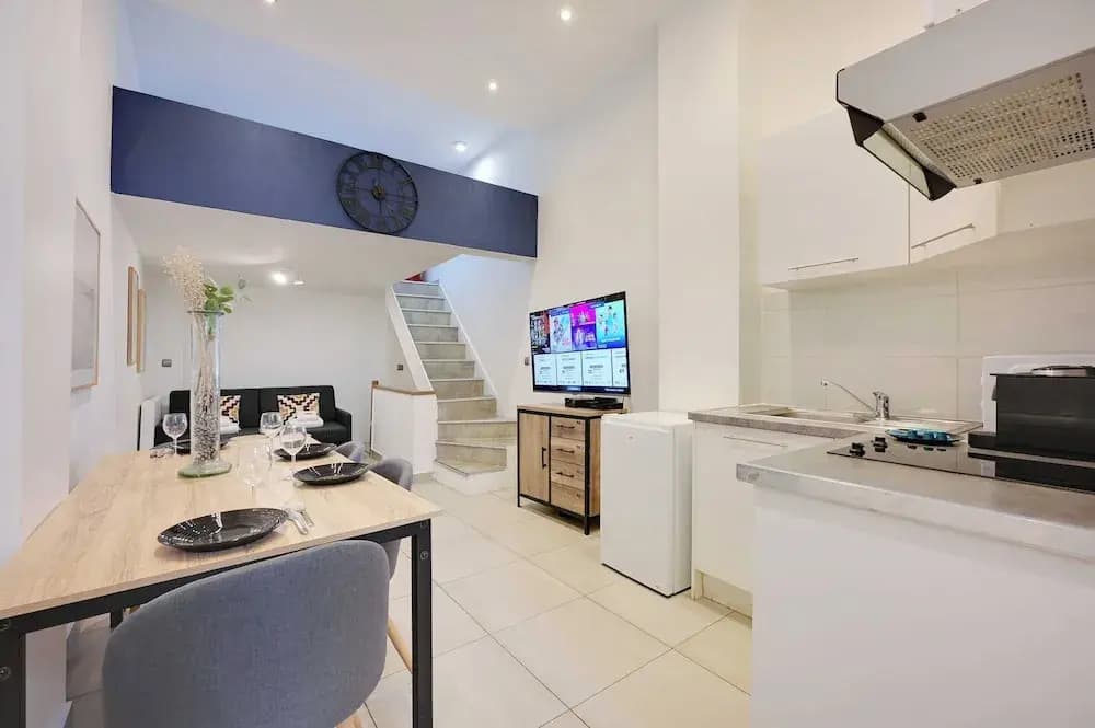 Charming Apartment -1br/4p - Gare District - photo 9