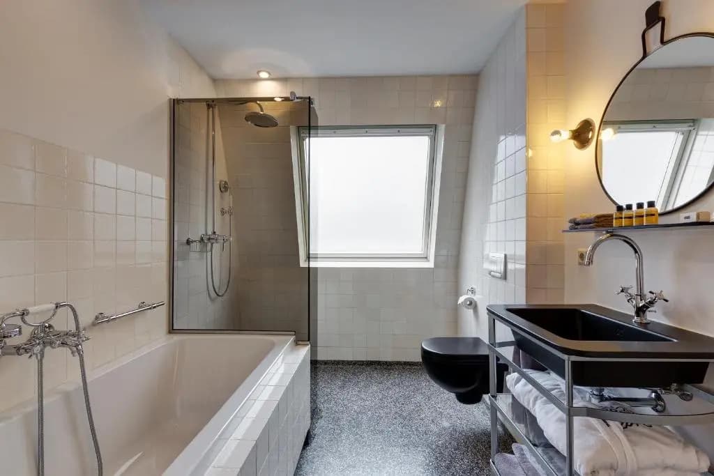 Hotel V Nesplein - photo 11