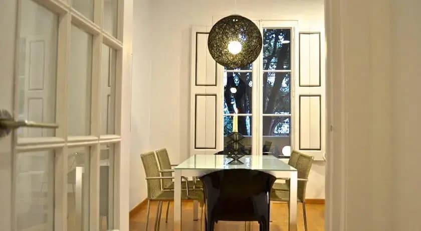 KM Rocafort Apartment - photo 7