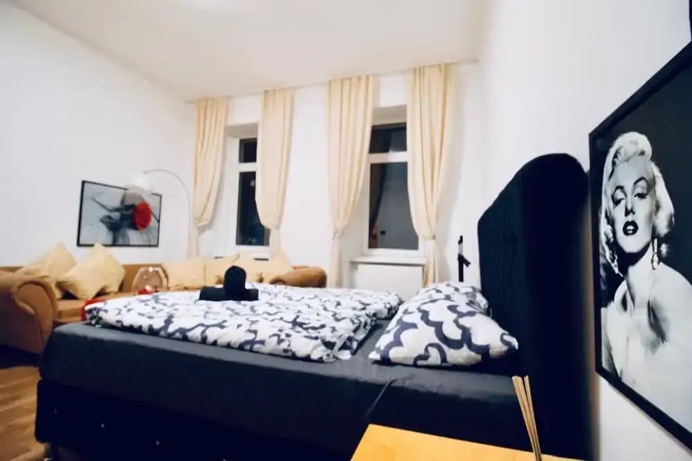 Cozy 2BR Apartment Near Augarten - photo 3