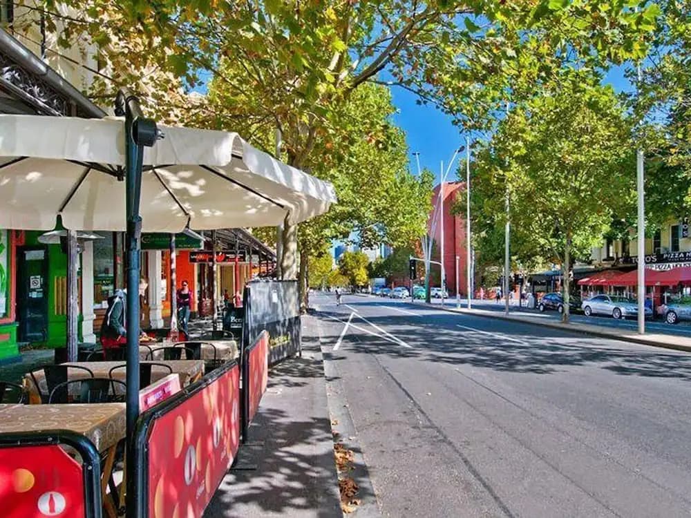 Class, Style and Location in Carlton - photo 8
