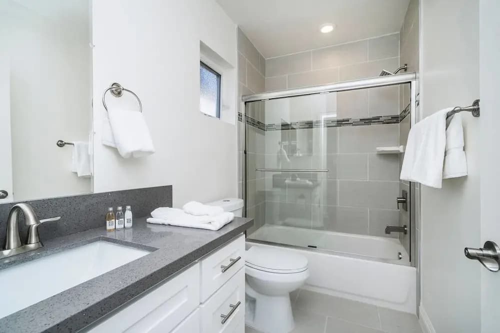 Brand NEW Luxury Modern 3bdr Townhome In Silver Lake - photo 7
