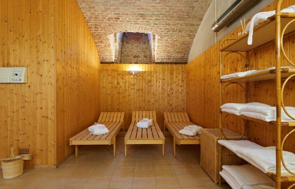 HiLight Suites Hotel - photo 13