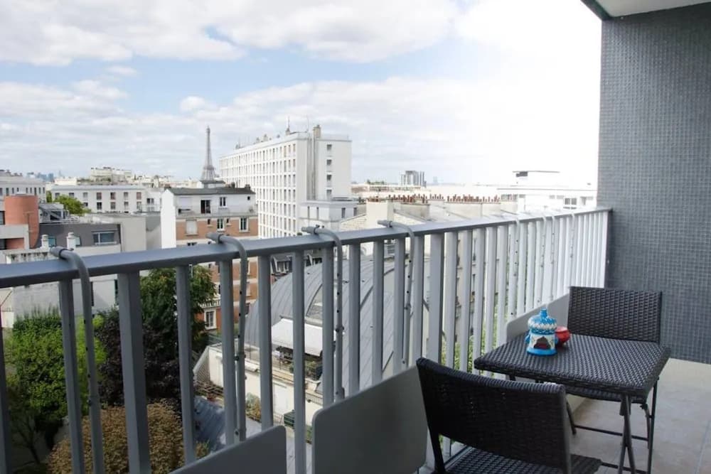 2 Bedroom Apartment With Balcony Near Eiffel Tower and Invalides - photo 7