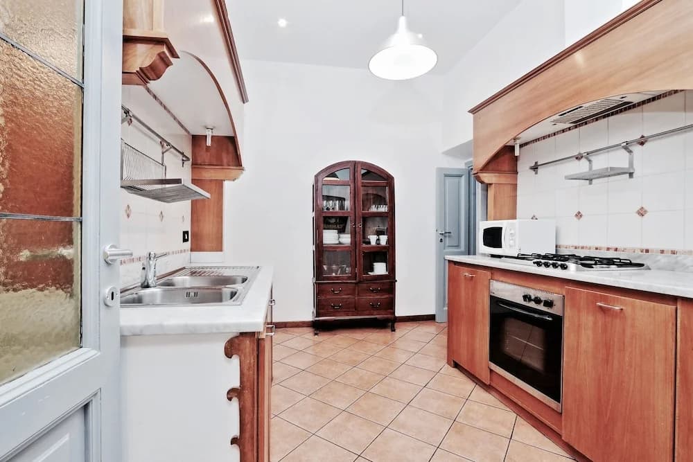 Spanish Steps Apartments - photo 15
