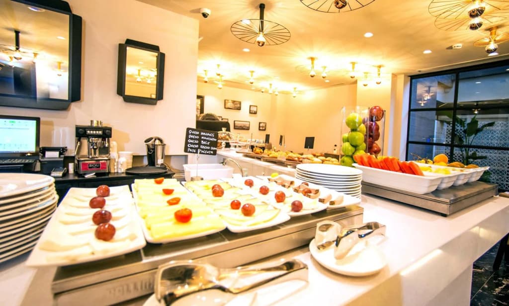 Arya Stadium Hotel - photo 12