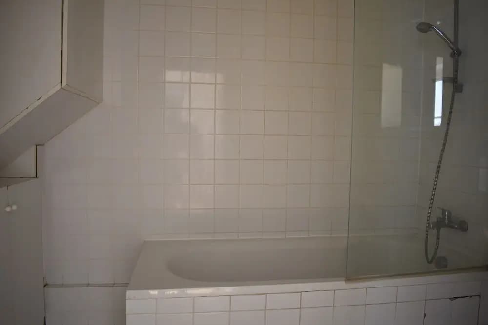 Spacious 2 Bedroom Apartment in Paris 2nd - photo 9