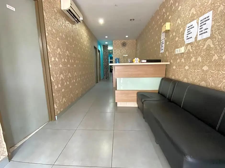 OYO 89760 Harmoni Inn Hotel - photo 10