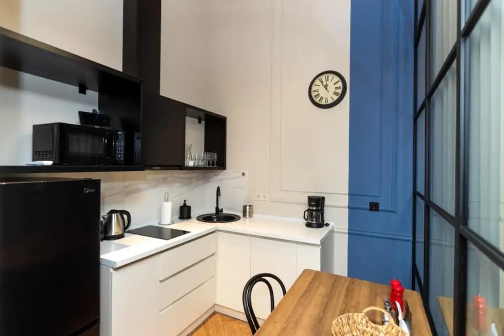 Stylish 3BR House with balcony - photo 6
