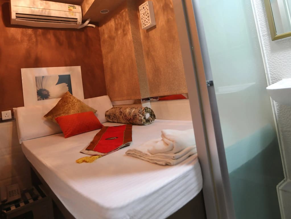Temple Street Hotel - photo 4