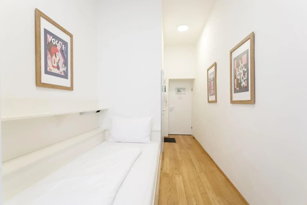 Riess City Rooms - Self Check-In - photo 5