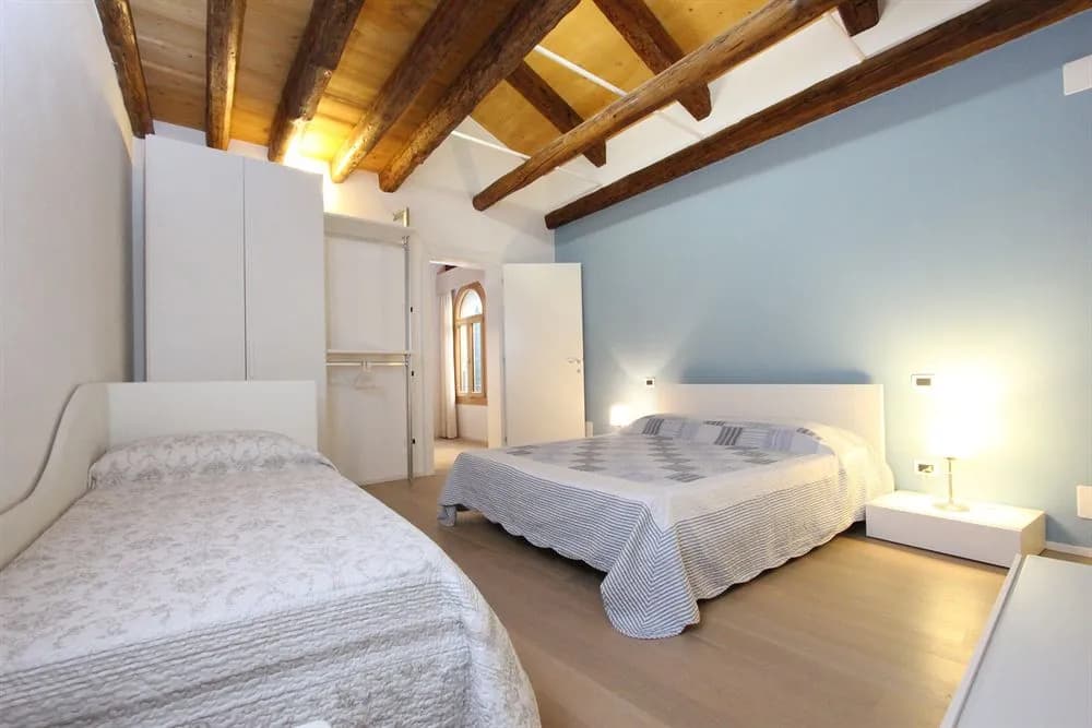 City Apartments - photo 4
