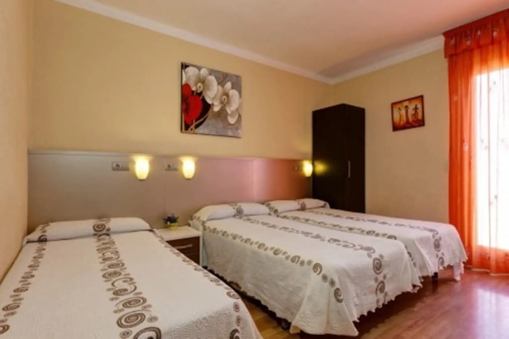 Hostal Barcelona - photo 5