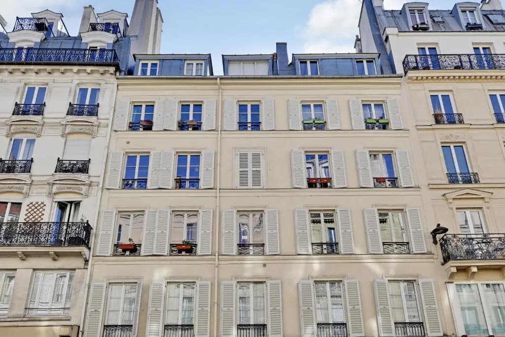 Pick A Flat's Upper Marais Apartments- Rue du Faubourg Saint-Martin - photo 1