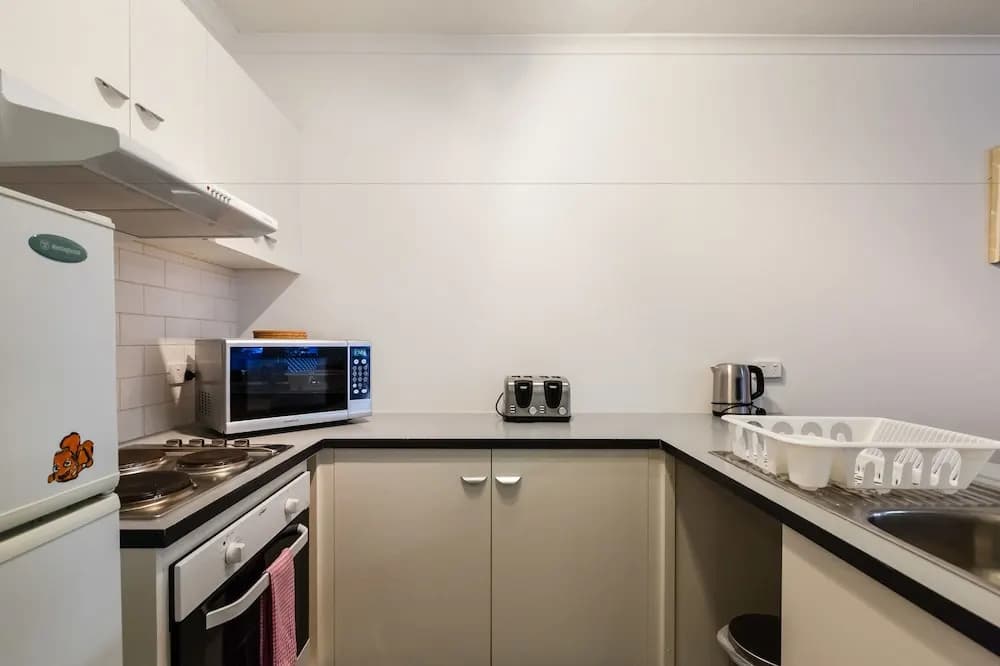 DAWN, 2BDR Carlton Apartment - photo 13