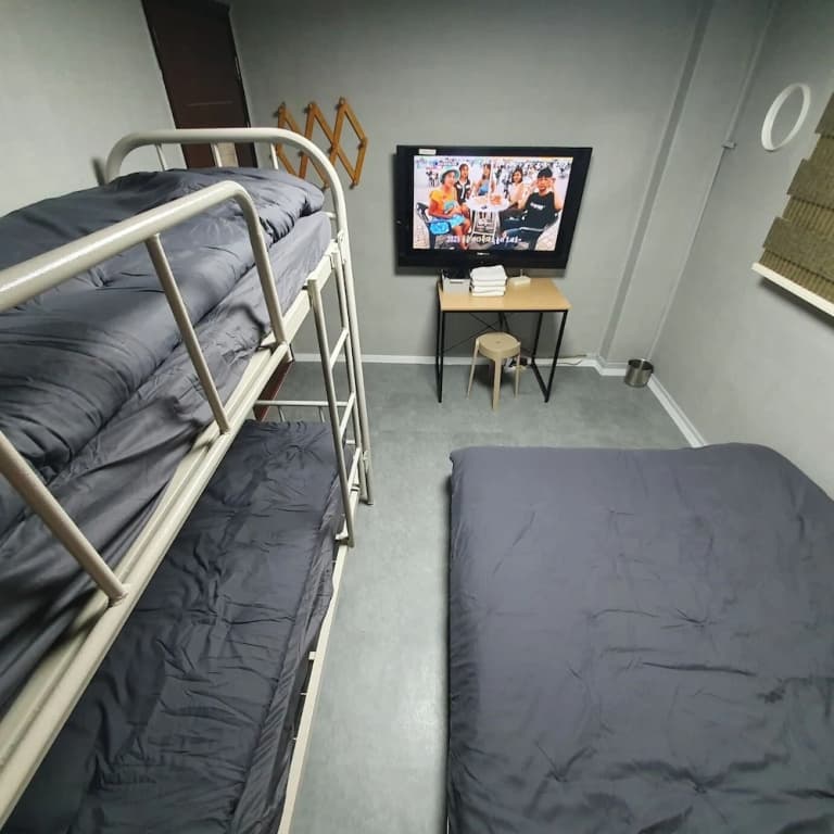 Seven Hostel - photo 9