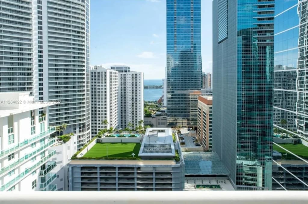 Modern Brickell Condo With Amazing Bay Views - photo 20