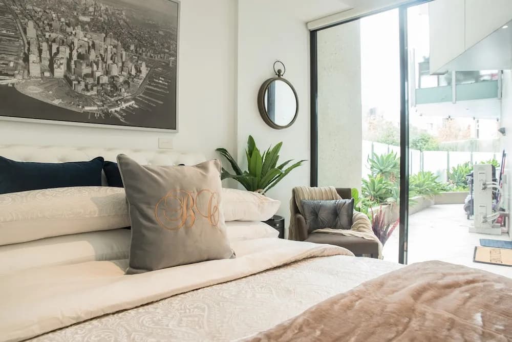 Richmond Oasis Apartments - photo 2
