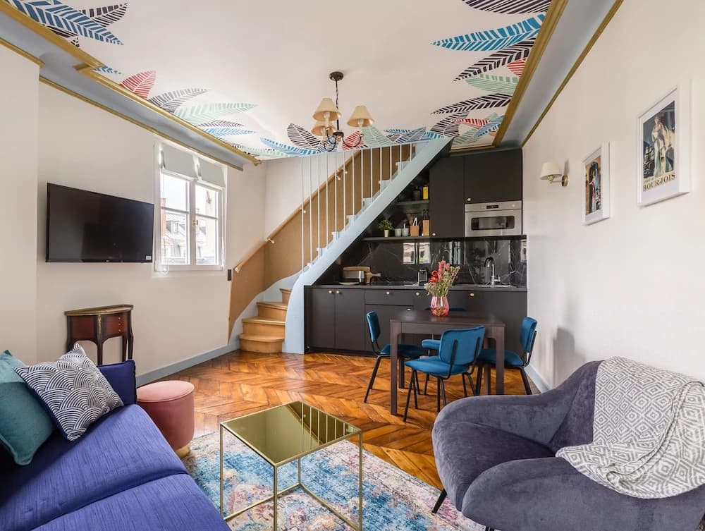Luxury 2 Bedroom Duplex - Beautiful Monument View - photo 10
