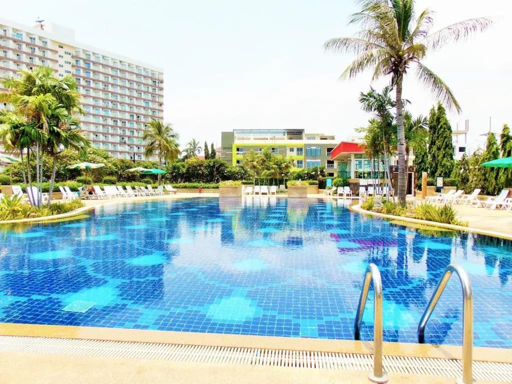 Pattaya Jomtien Holiday Apartments in Jomtien Beach Condominiums - main photo