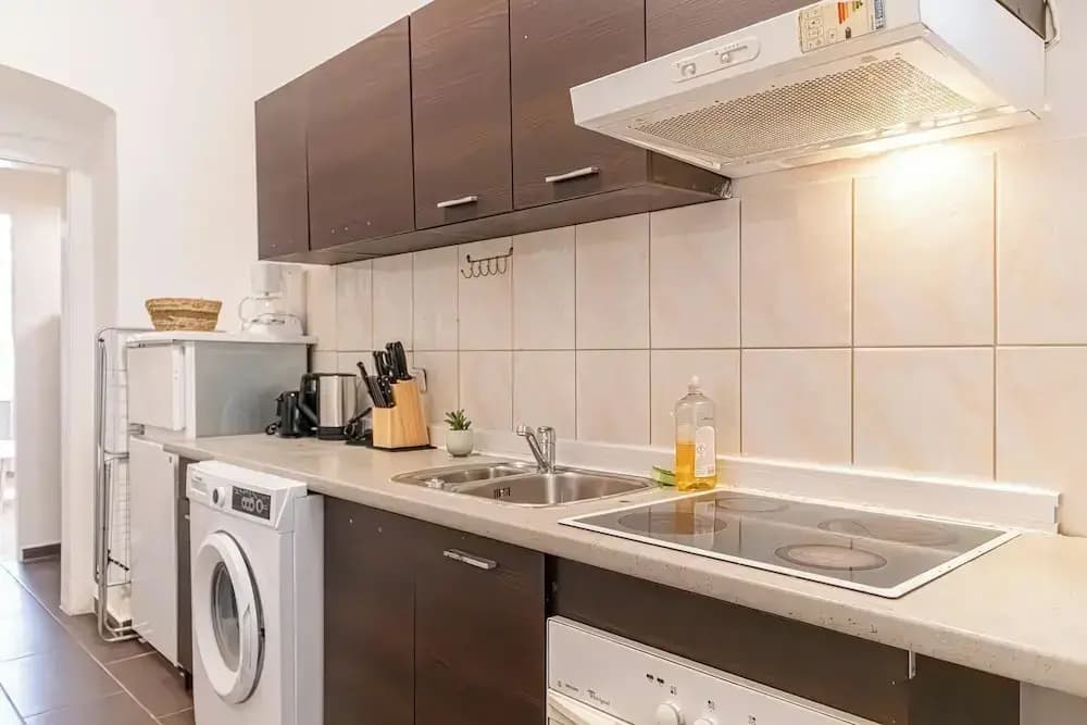 1BR Apt Near Westbahnhof Station - photo 9