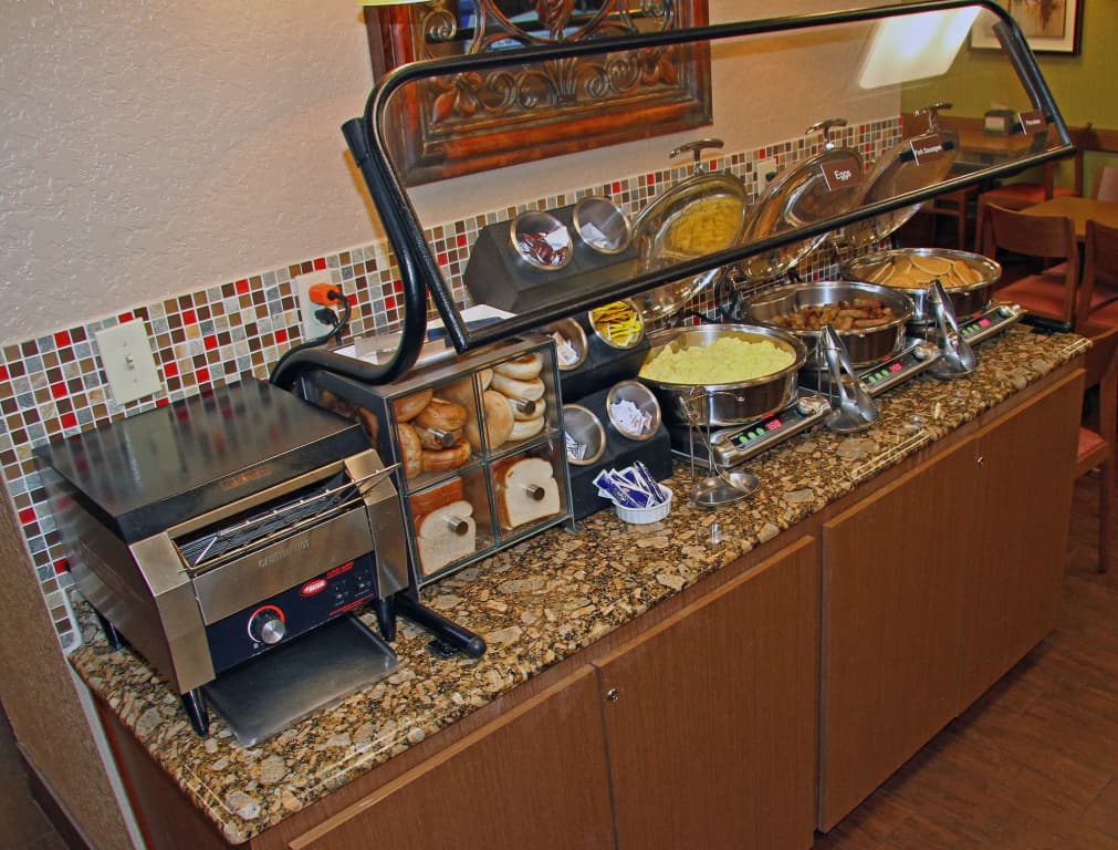 Best Western Plus Universal Inn - photo 31