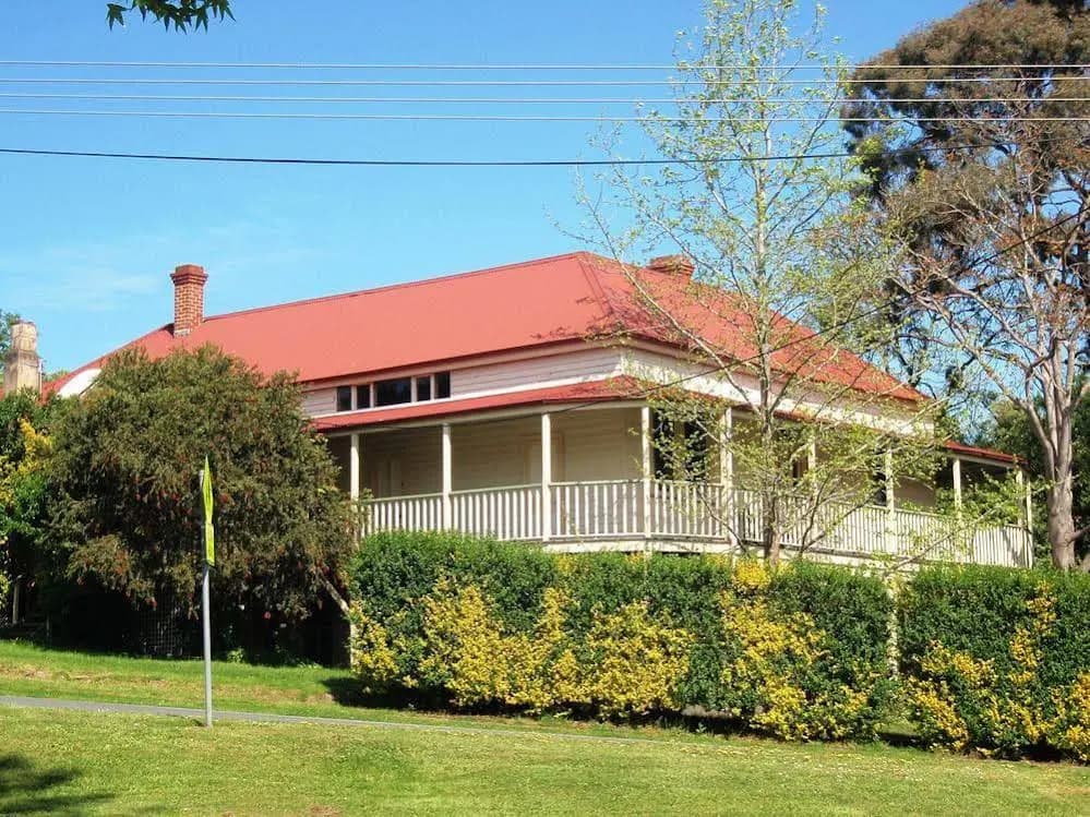 Healesville Garden Accommodation — The Grand Hotel - photo 1