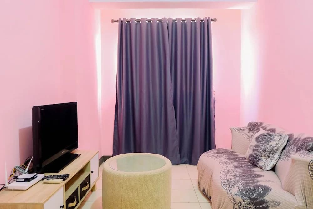 Homey and Stylist 1BR Gading Icon Apartment - photo 4