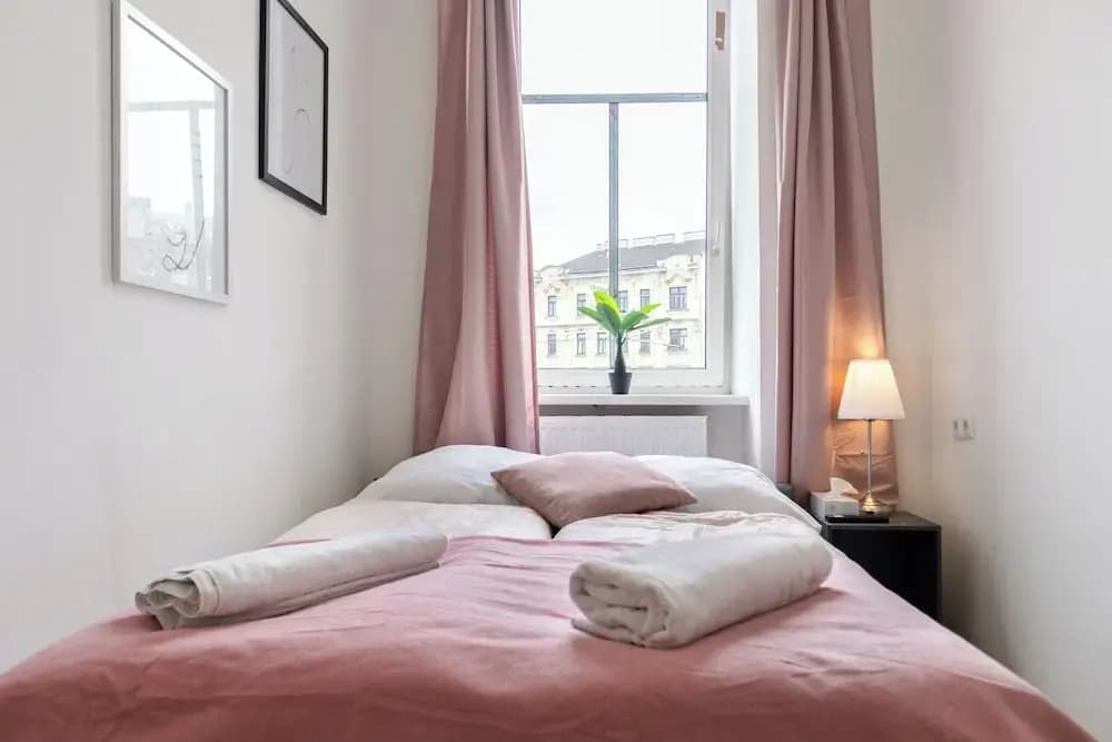 Cozy Room Shared Apt Millennium Tower - photo 32