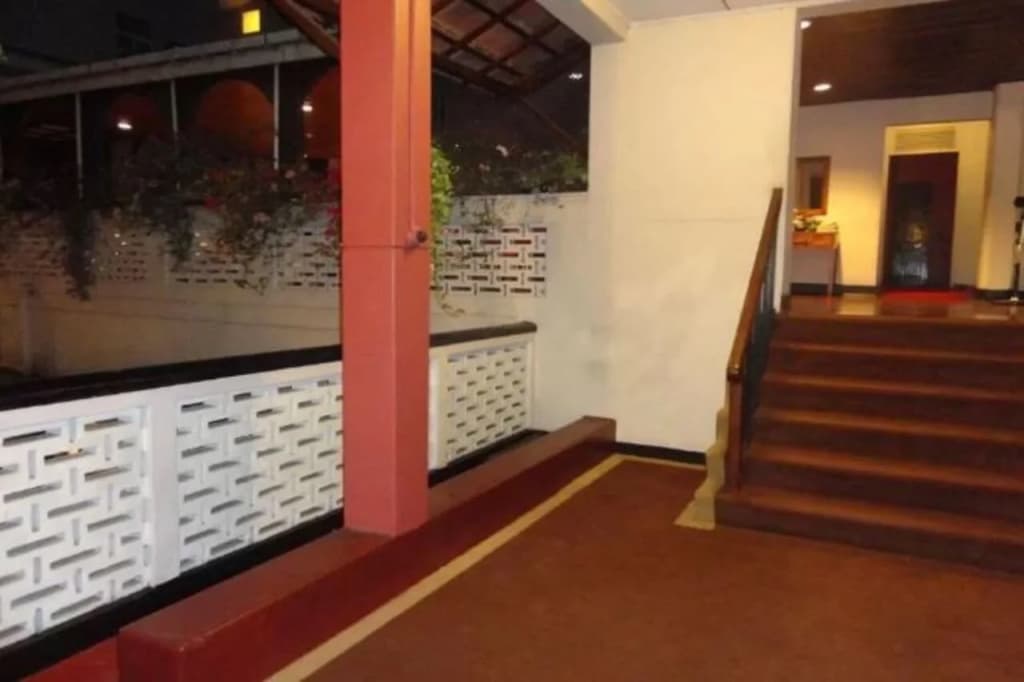 Shalimar Hotel - photo 9