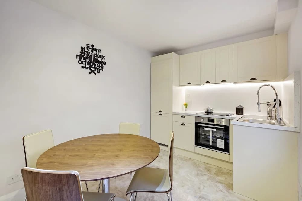 The Sussex Garden Apartment - photo 12