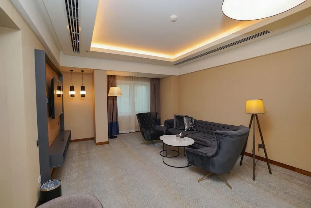 The Grand Lux Hotel - photo 32