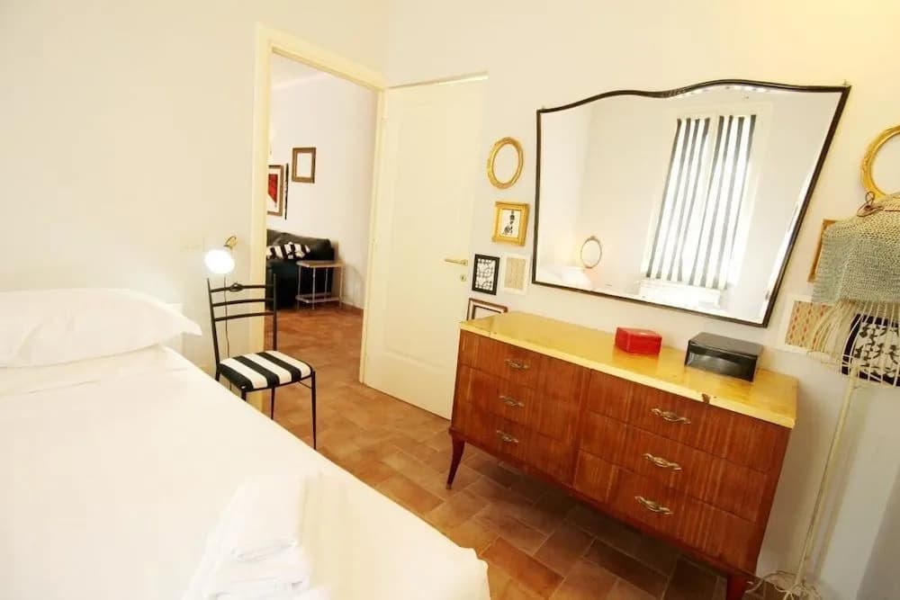 Groovy and Super-connected Apartment - photo 2