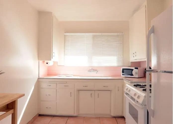 Beverly Center One Bedroom Apartment - photo 7