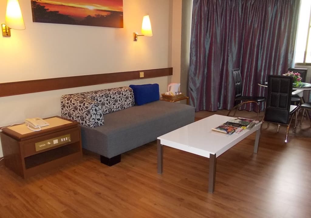 Hotel Grand Crystal - photo 6
