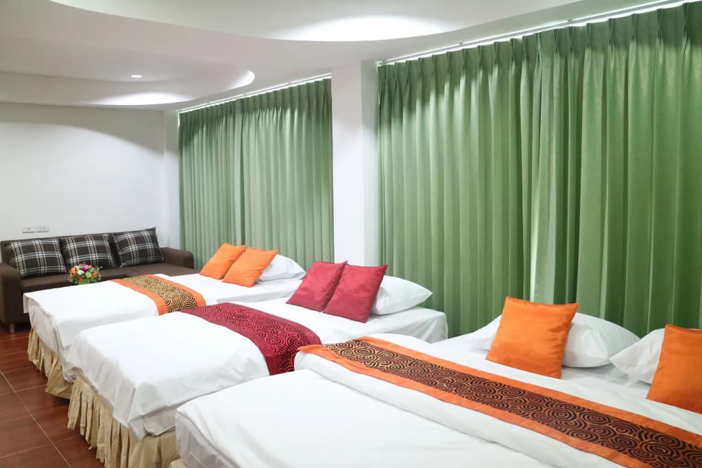 OYO 410 Diamond Boutique Hostel - photo 3
