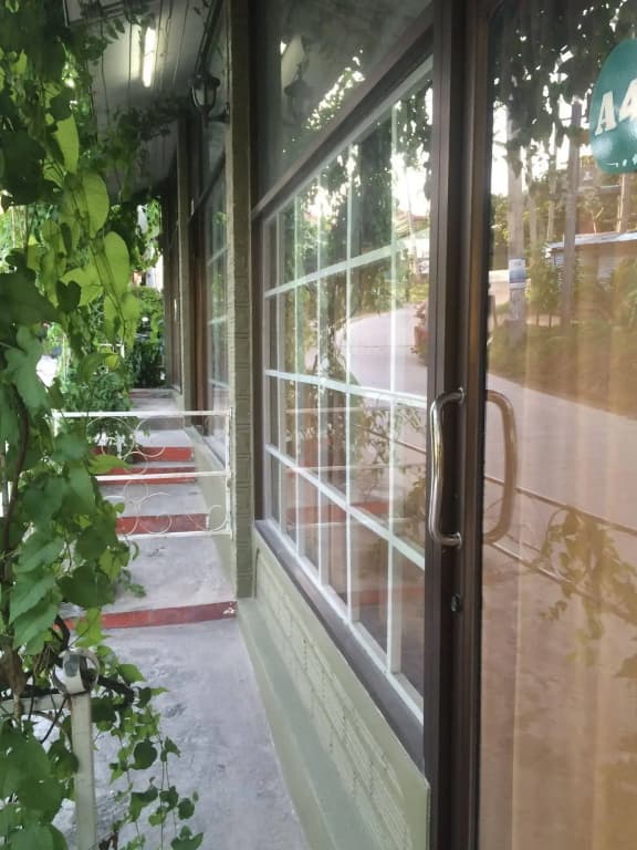 Supreeya Guesthouse - Hostel - photo 7