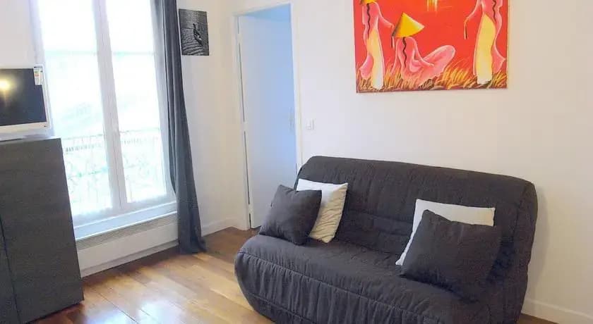 One Separated Bedroom Saint Sebastien - photo 3