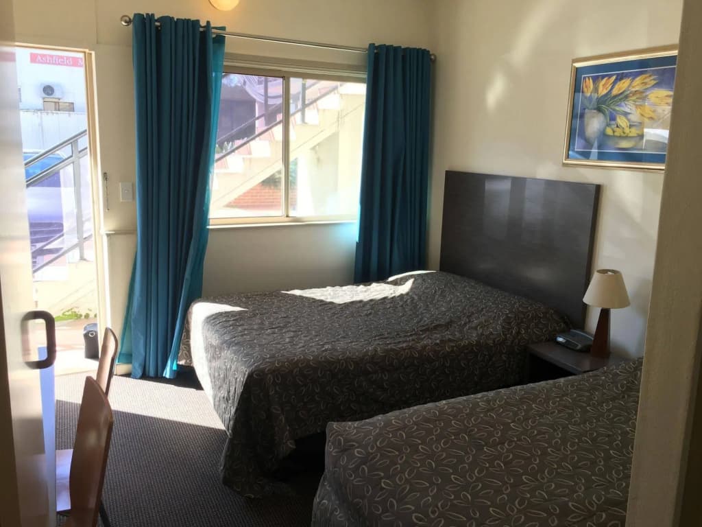 Westside Motor Inn - photo 5