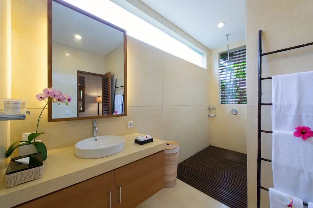 Spacious Luxury 4 Br in Centre Seminyak - photo 7