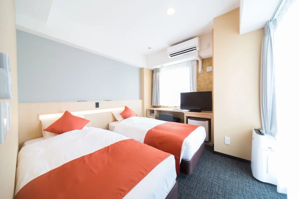 Shinsaibashi Higashi Crystal Hotel - photo 2